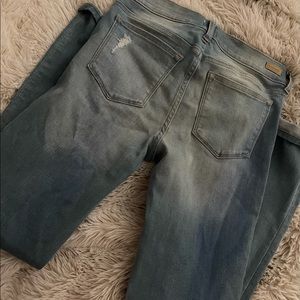Light wash faded skinny jeans w/min. destruction
